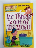 My Weird School #6: Mr. Hynde Is Out of His Mind! Paperback